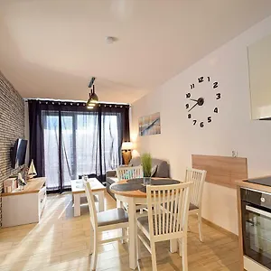 Oliwka Z Prywatnym Miejscem Postojowym Apartment Kolberg